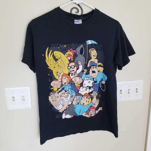 Vintage 2009 Fox Family Guy Characters T-shirt - Picture 1 of 10